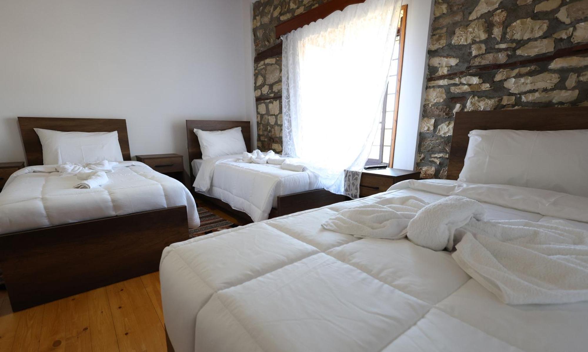 Villa Shpiragu Village Experience Berat Bagian luar foto