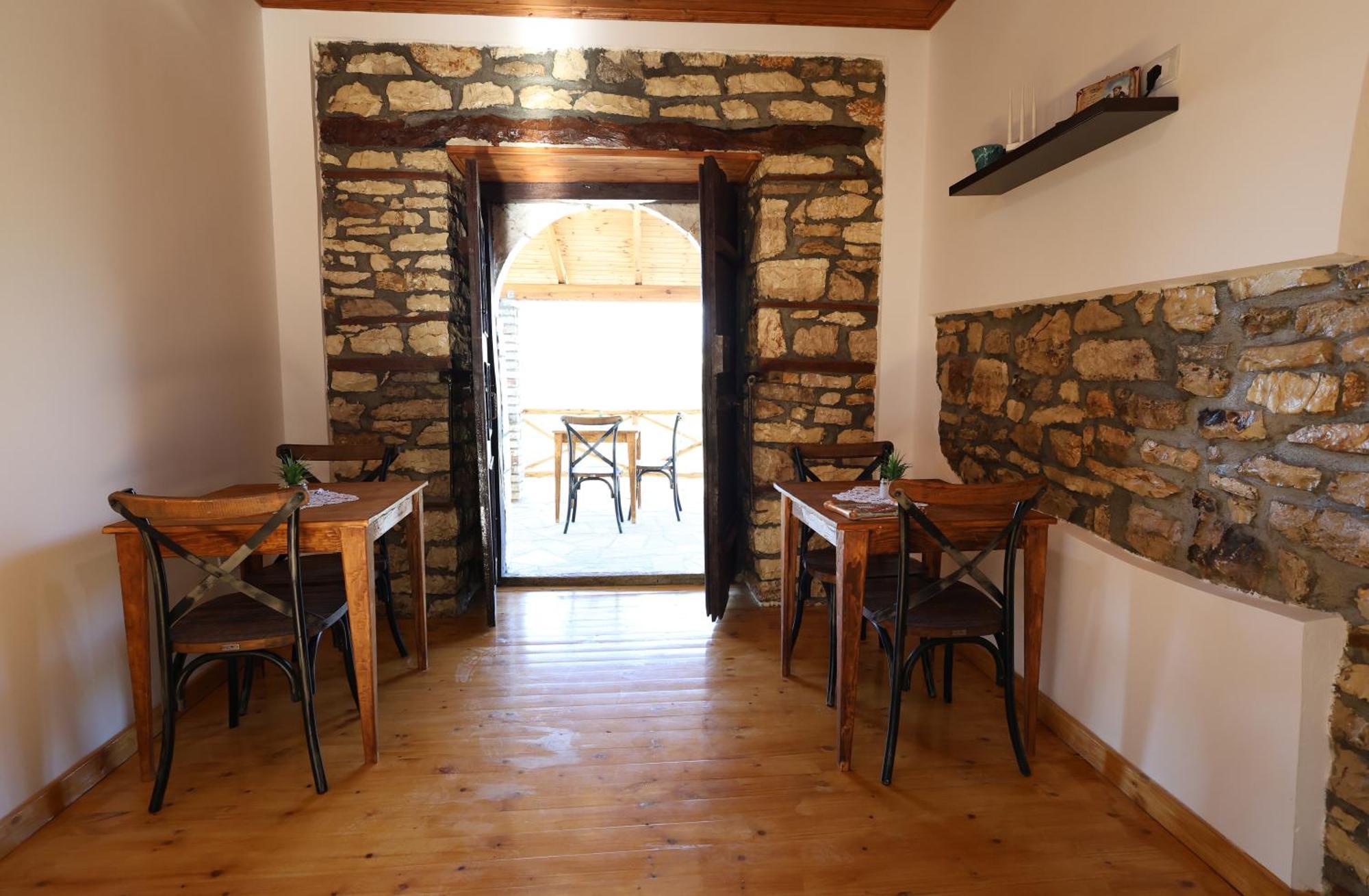 Villa Shpiragu Village Experience Berat Bagian luar foto