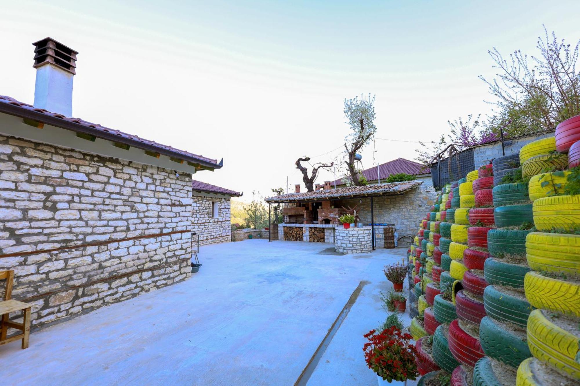 Villa Shpiragu Village Experience Berat Bagian luar foto