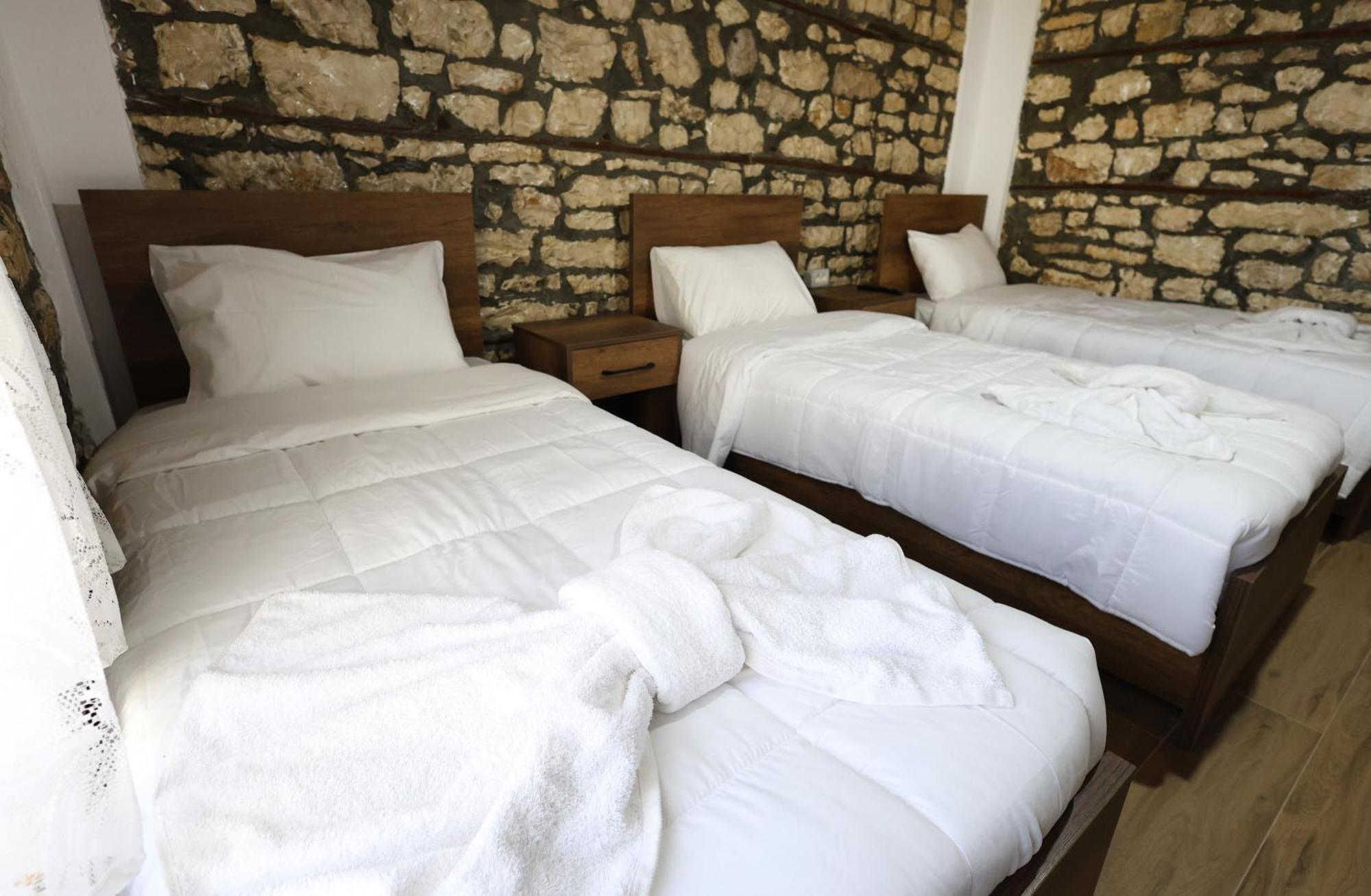 Villa Shpiragu Village Experience Berat Bagian luar foto