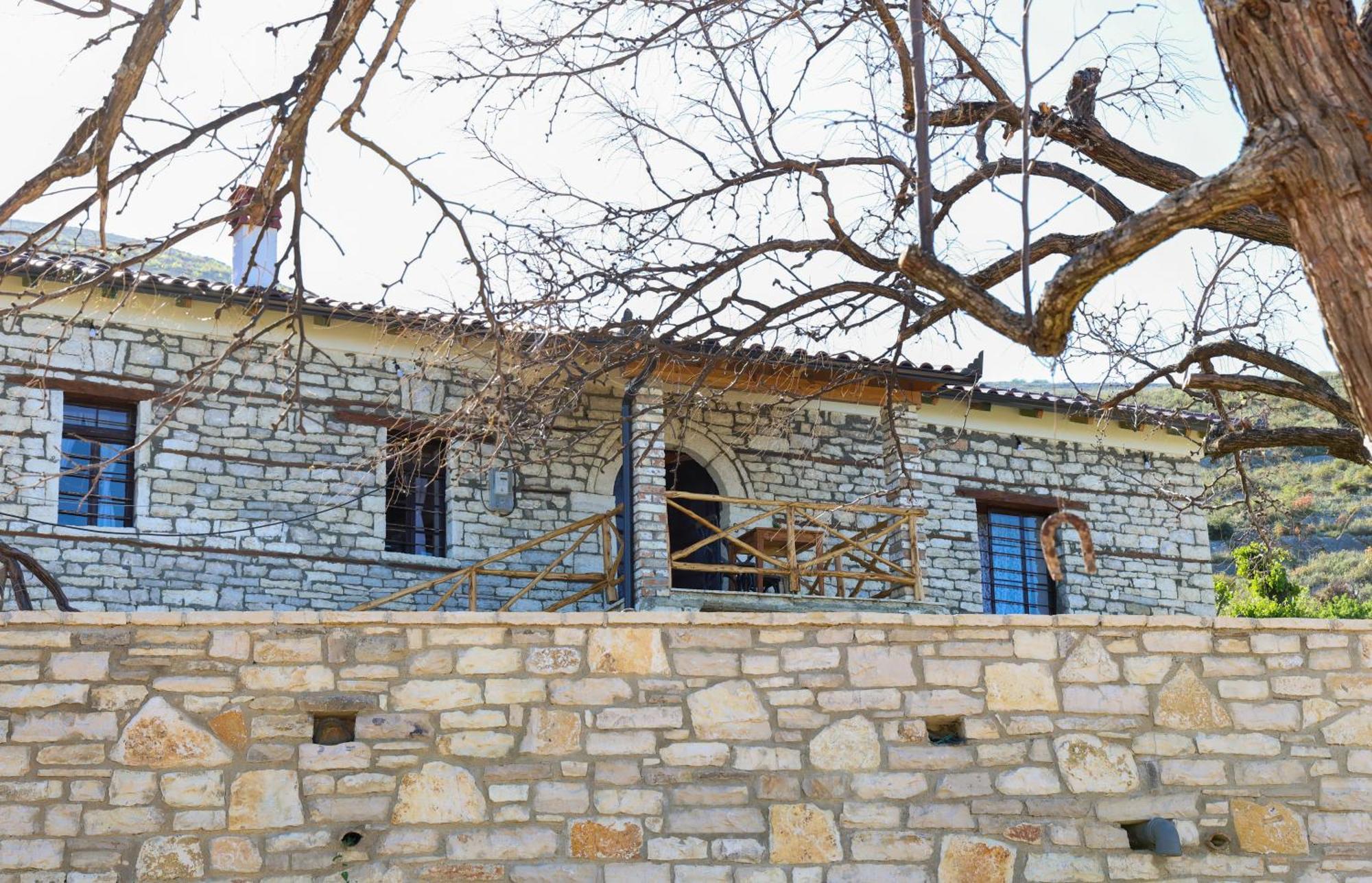 Villa Shpiragu Village Experience Berat Bagian luar foto