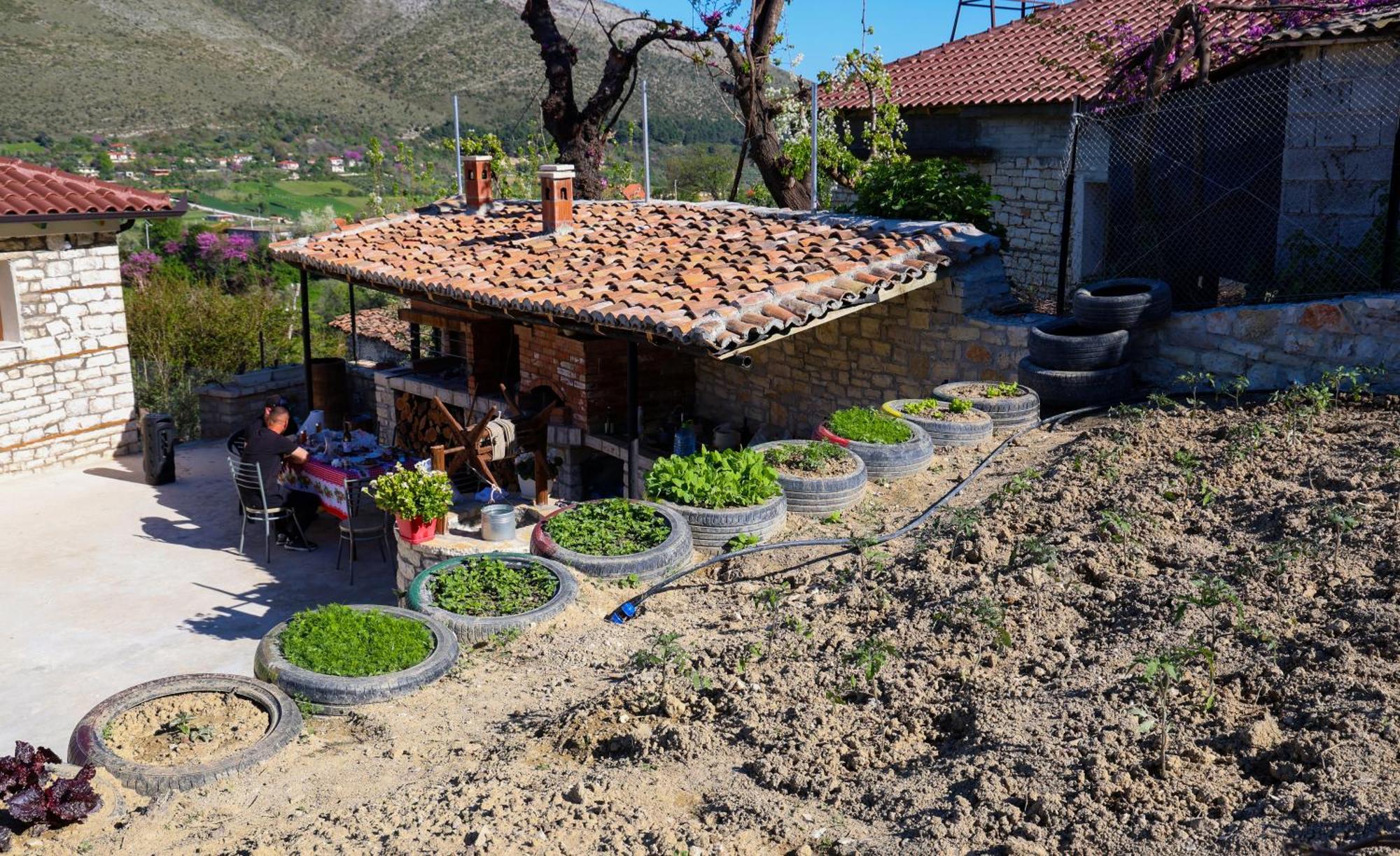 Villa Shpiragu Village Experience Berat Bagian luar foto